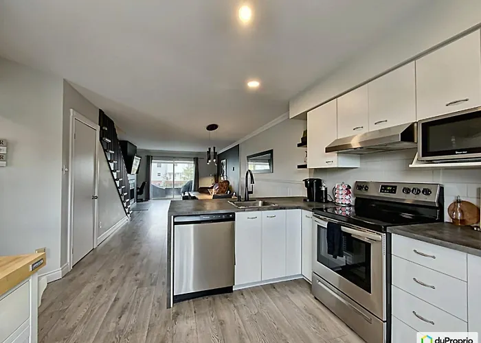 Condo Phoenix Pres Du Lac Memphremagog.