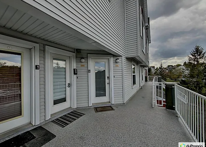 Condo Phoenix Pres Du Lac Memphremagog.