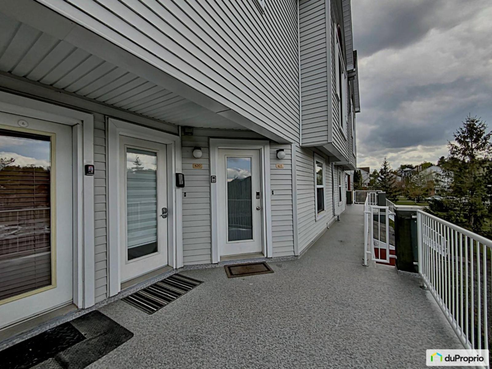 Phoenix Pres Du Lac Memphremagog. * Magog